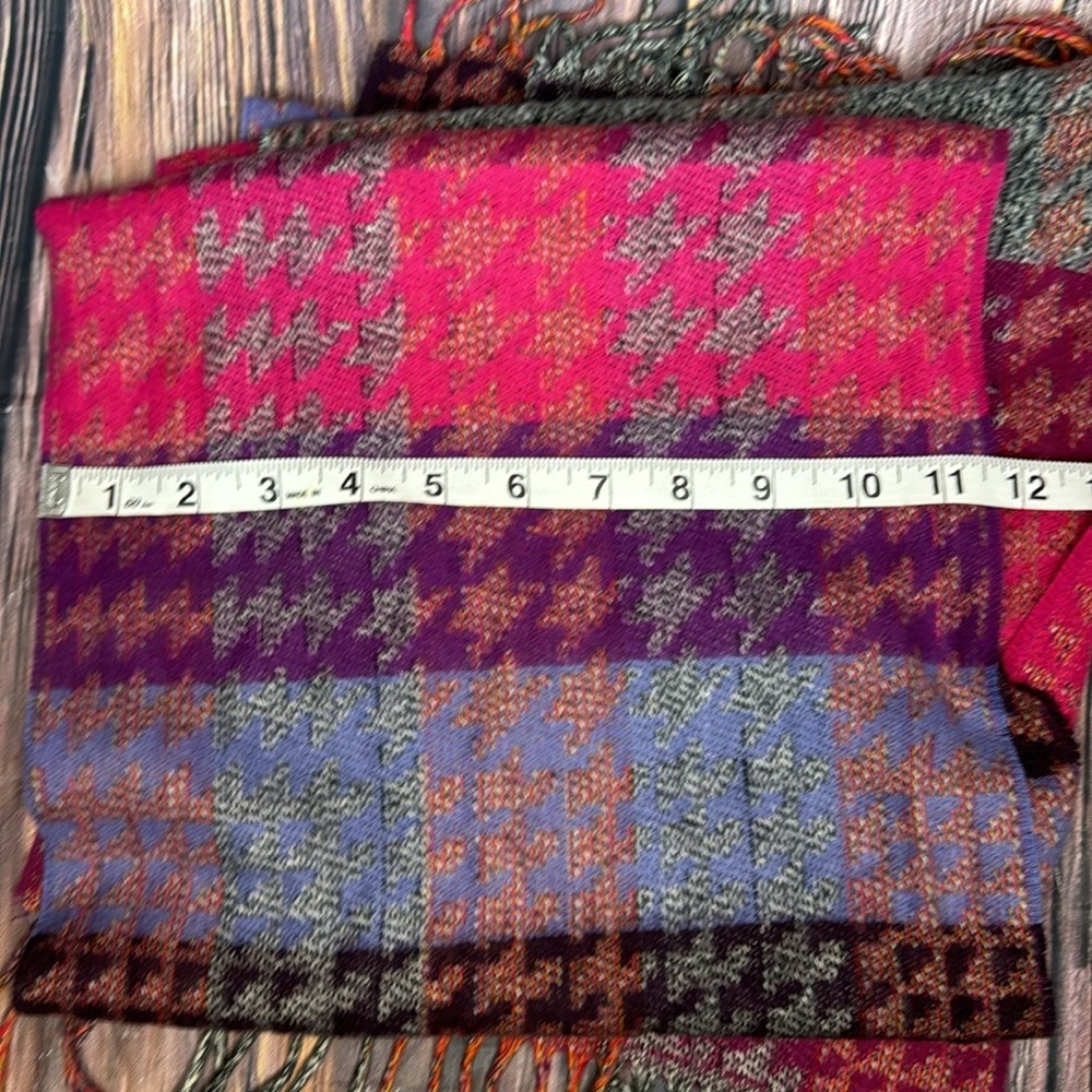 Beautiful Scarf - Picture 4 of 4